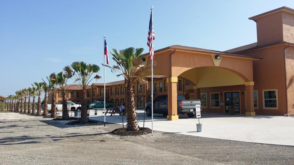 Texan Inn And Suites Tilden Exteriér fotografie